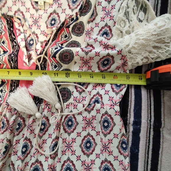 Boho style short dress. Size Small. - Picture 5 of 9